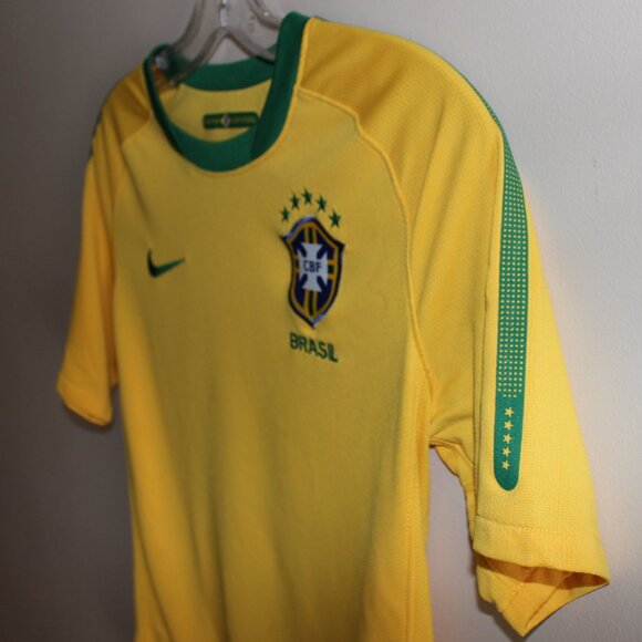 3/$88❤️Nike BRAZIL 2010 home shirt soccer jersey Kids Youth L 152-158cm Age12-13 - Picture 3 of 13